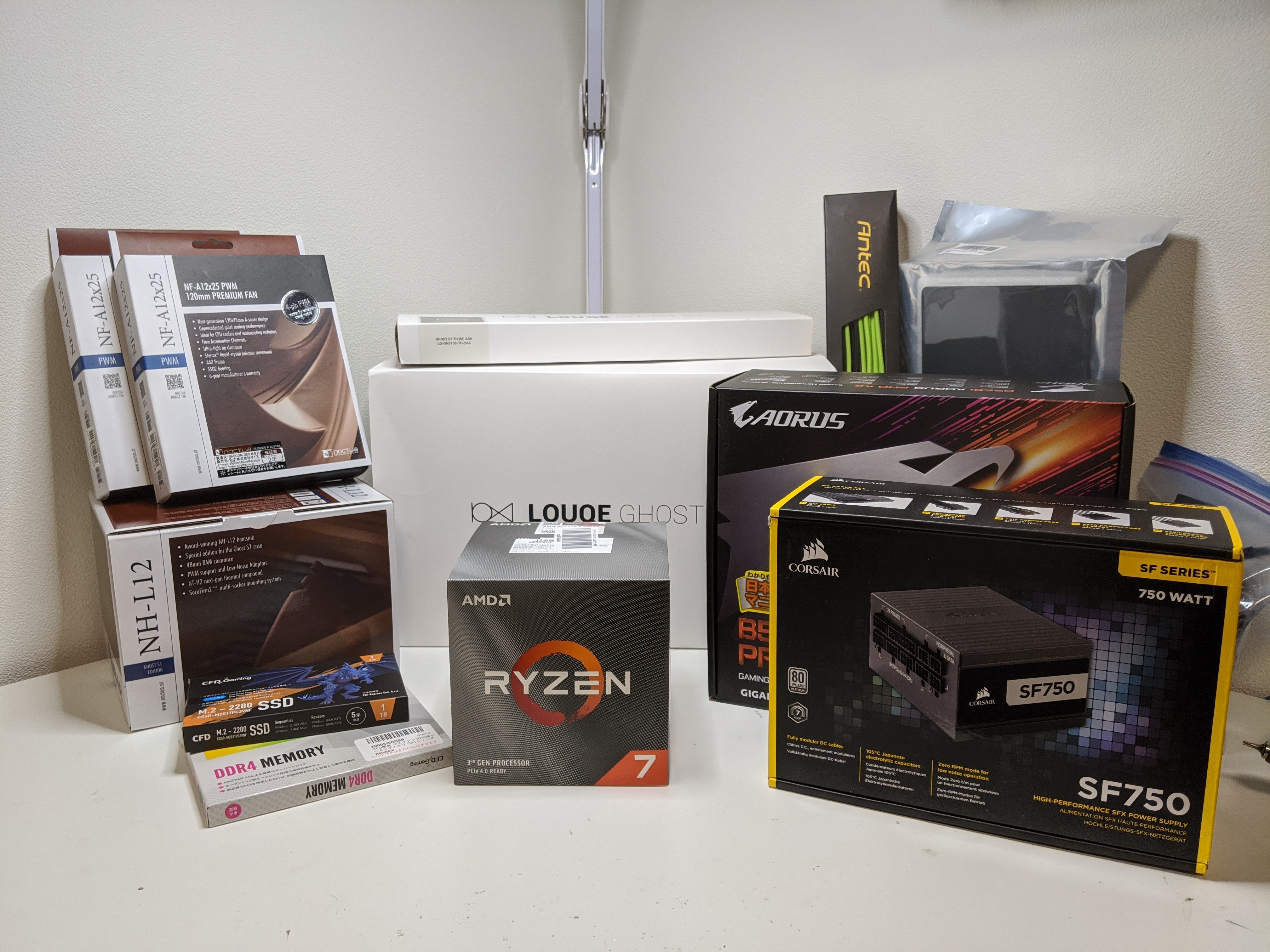 背筋トレーニング日記: LOUQE Ghost S1 Mk3ケースで小型Ryzen 