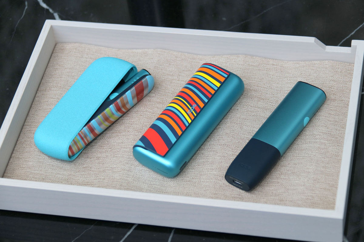 IQOS ILUMA限定モデル「WE 2023 モデル」登場、鮮やかな波模様に込め 