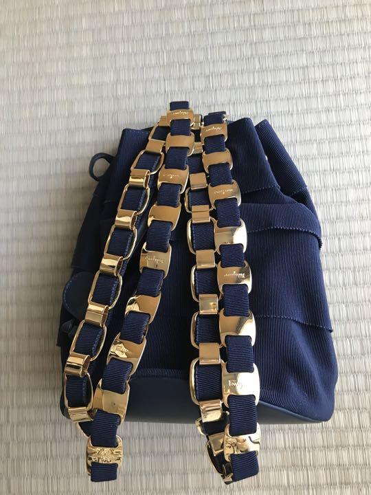 フェラガモ　リュック  紺色