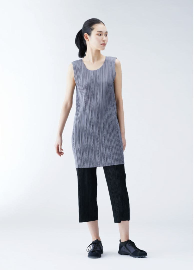 ISSEY MIYAKE　プリーツプリーズ　サブリナパンツ