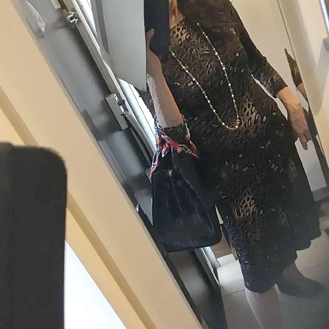 トリバーチのワンピースM紺 美品