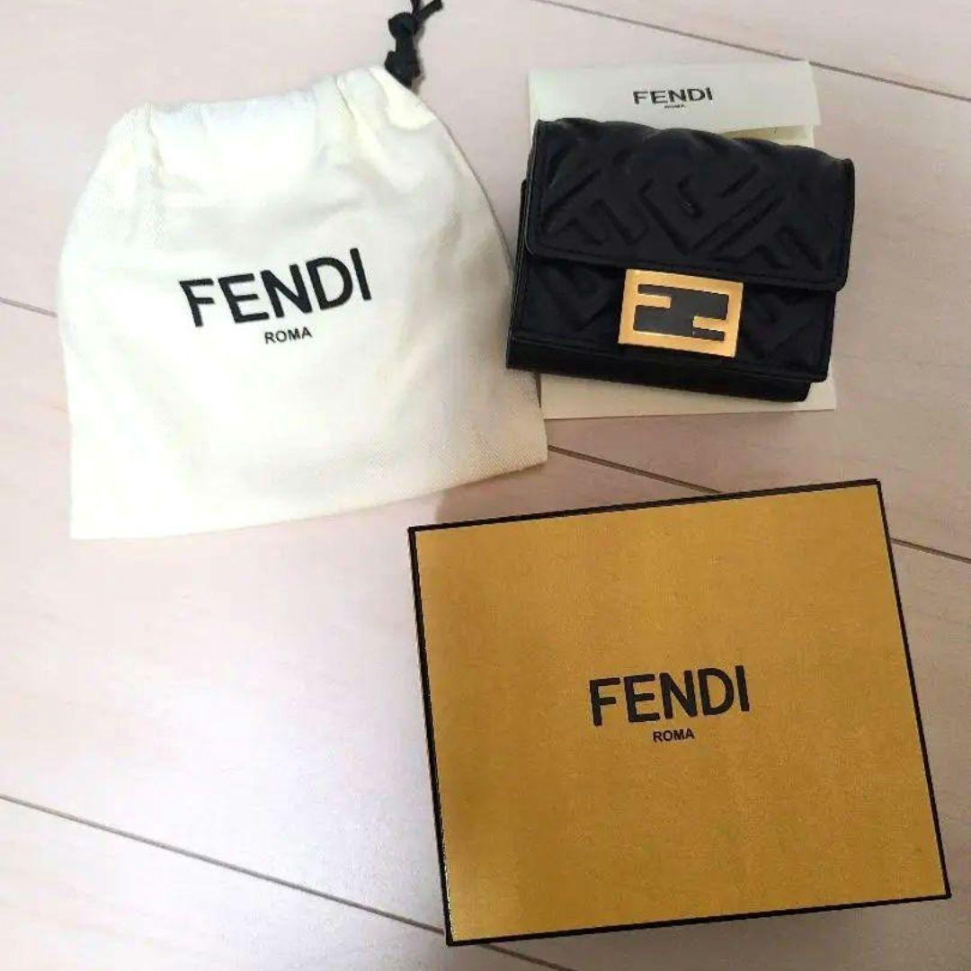 新品未使用❗️　フェンディ　三つ折り財布
