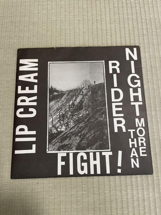 LIP CREAM／NIGHT RIDER ・・・・・!　オマケ付