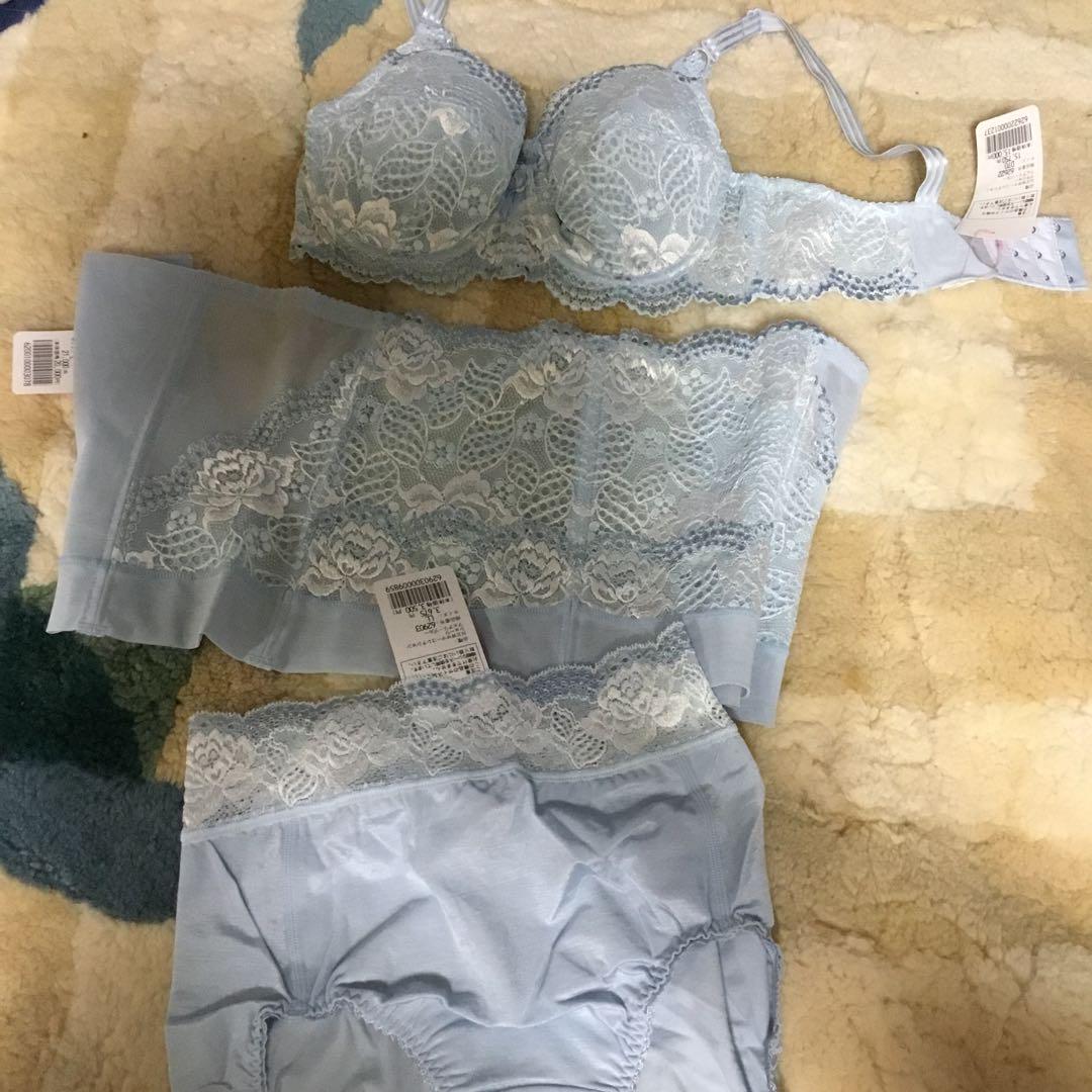 ブラジャー　ボディーニッパー　ショーツ三点セット