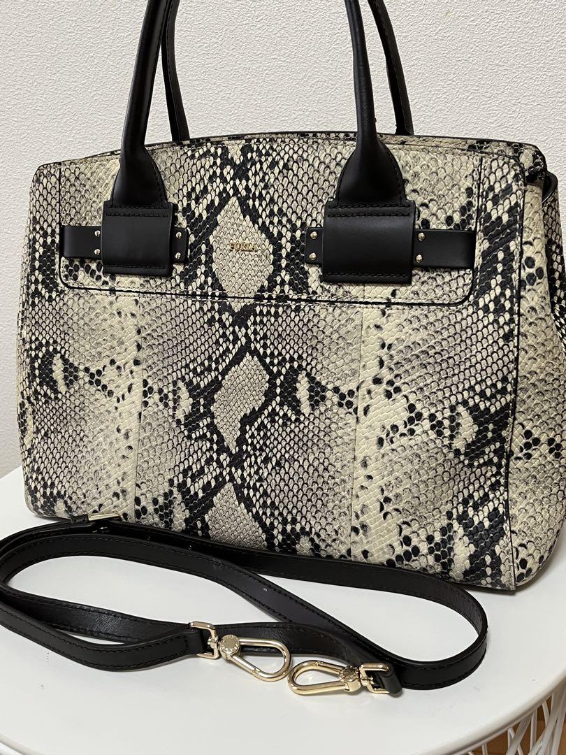 FURLA⭐︎パイソンバッグ