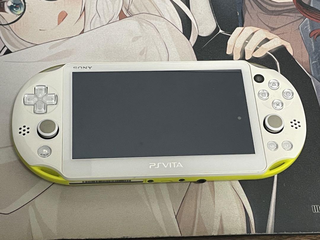 SONY PlayStationVITA PCH-2000 ZA13 ソフト付属