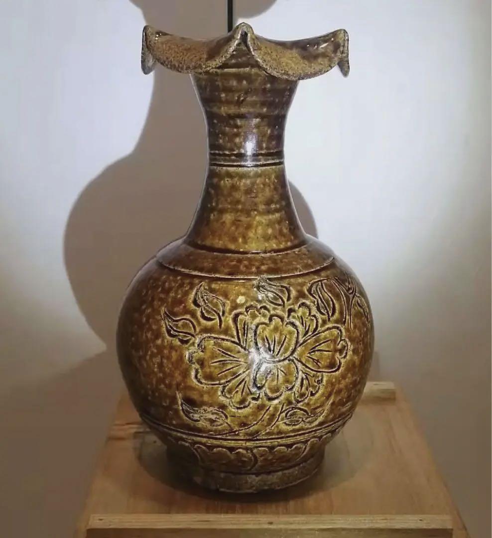 No.6中国 骨董品  南宋 飴釉磁州窯  百合口牡丹紋 瓶  。