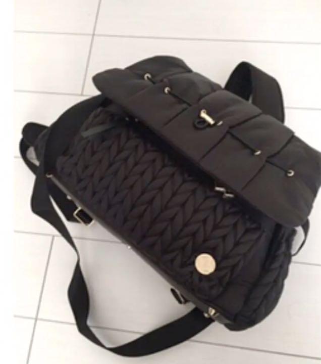 【美品】HAPP マザーバック　黒　ブラック