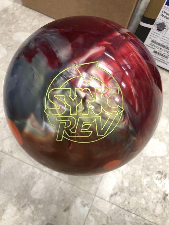 ボウリングボール　ストーム　シンクREV 15P 10G前後　プラグ済